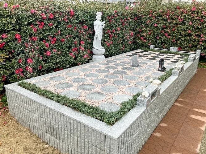 清水ヶ丘さざん華樹木葬墓地