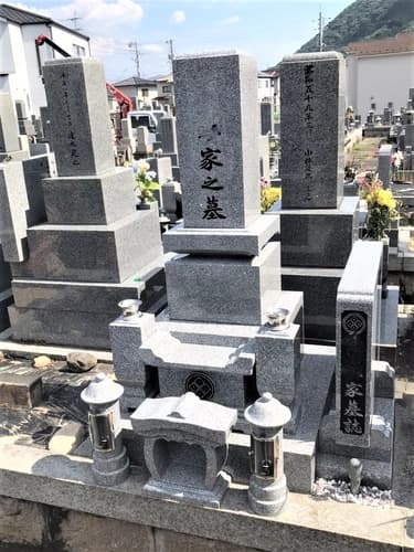 徳行寺墓地