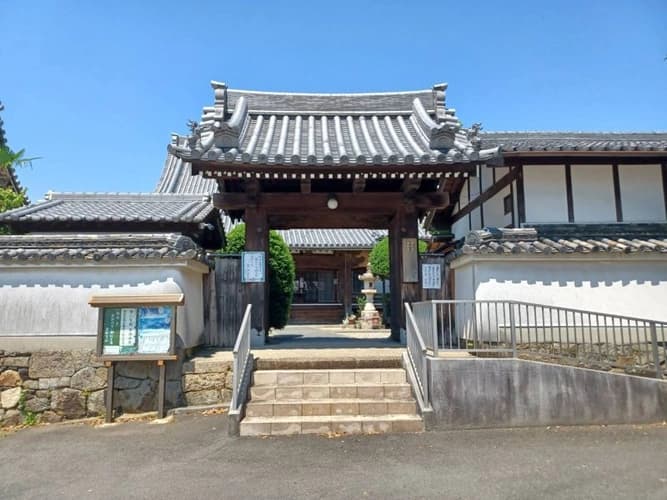 西法寺墓地