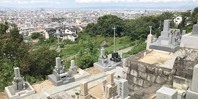 横小路墓地