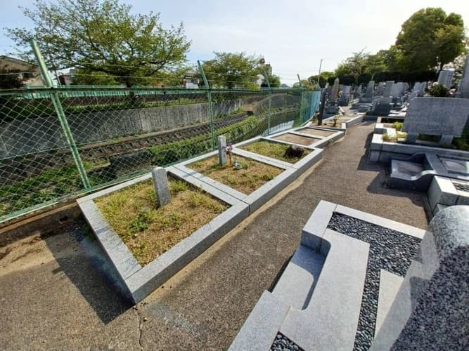中神田共同墓地