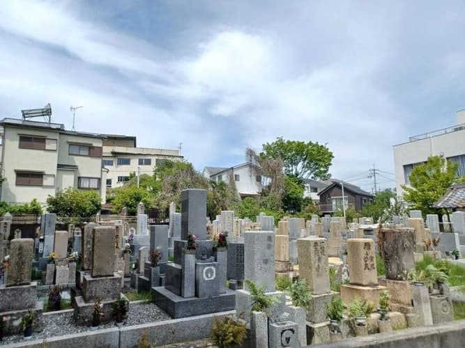 平池墓地