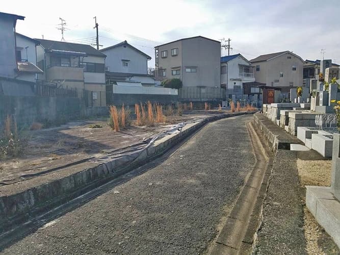 郡津共同墓地