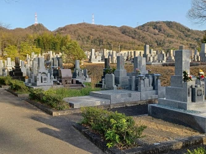 私部共同墓地