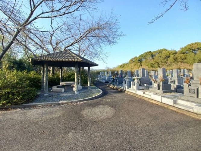 私部共同墓地