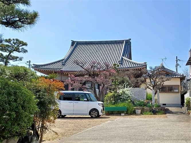 教行寺墓地