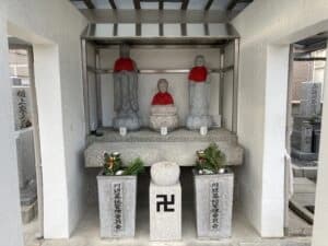 川辺共同墓地