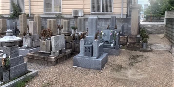 上坂部・森共同墓地