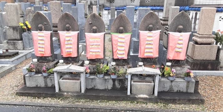 萱振墓地