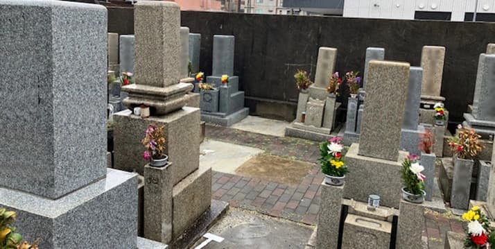 足代墓地