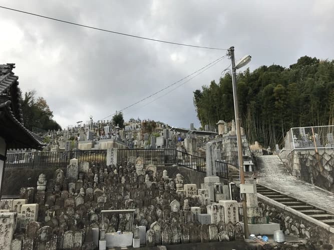 池坂墓地