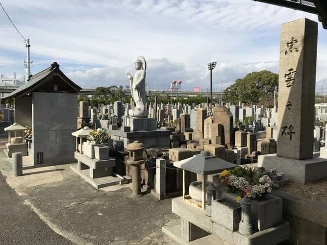 助松墓地