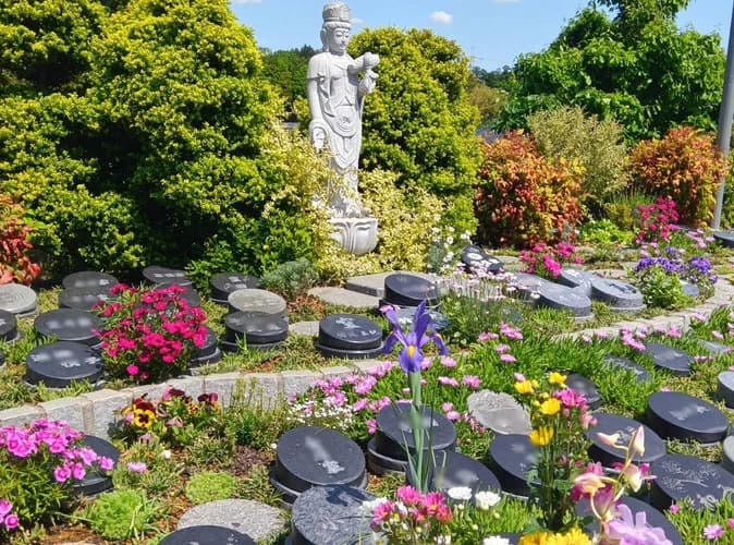ロイヤル藤沢長後樹木葬墓地
