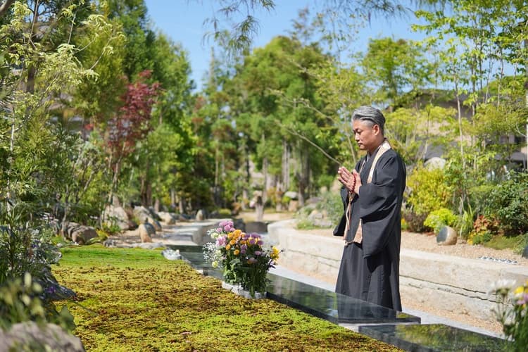 夕陽の森・堅田本福寺樹木葬