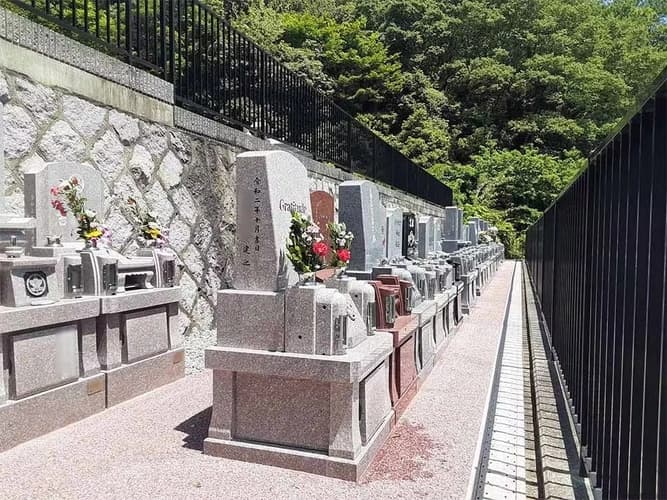金毘羅山 雷声寺 安寧墓苑