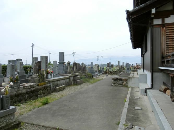唯真寺墓地
