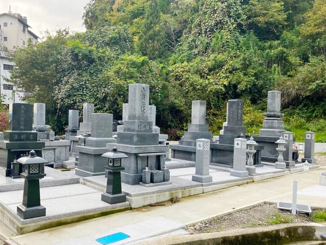 阿尾墓地