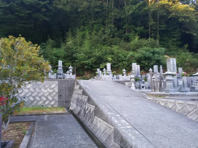 吉備中央町営　下加茂霊園