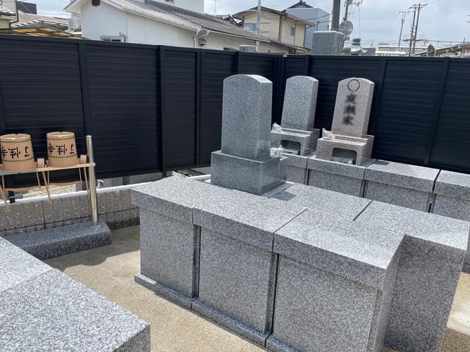 庭瀬駅前メモリアル（了性寺霊園）
