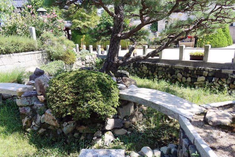 品窮寺墓地