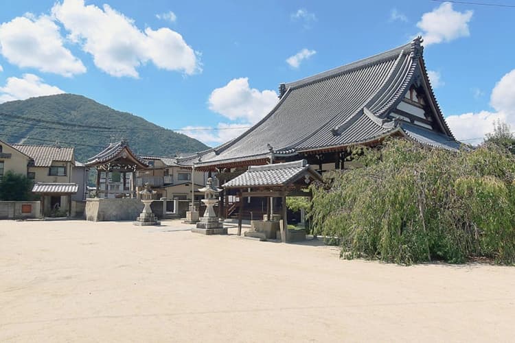 品窮寺墓地