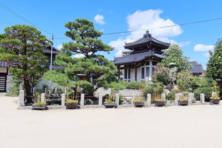 品窮寺墓地