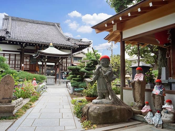 興徳寺墓地