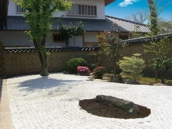 徳泉寺墓苑