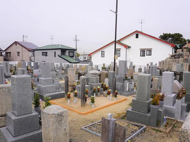 横坂墓地