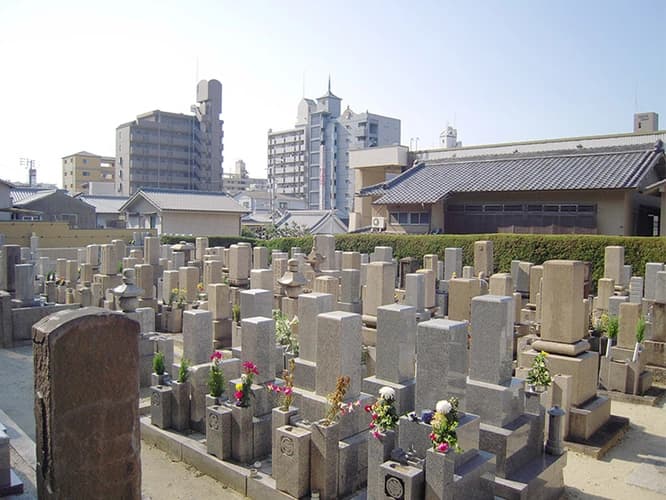 良運院墓地