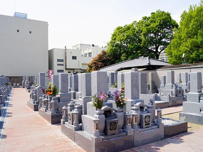 満願寺墓地