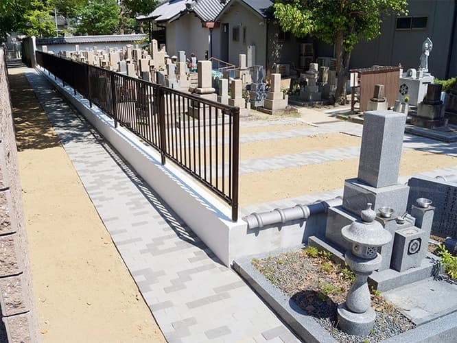 満願寺墓地
