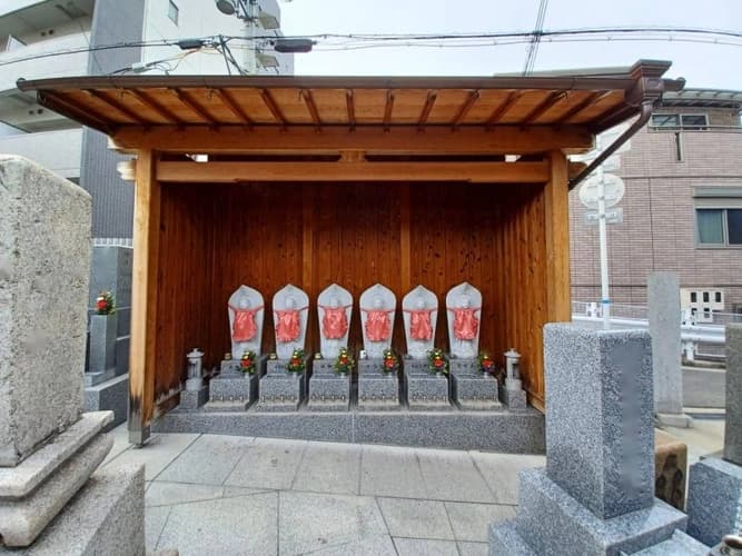 放出墓地