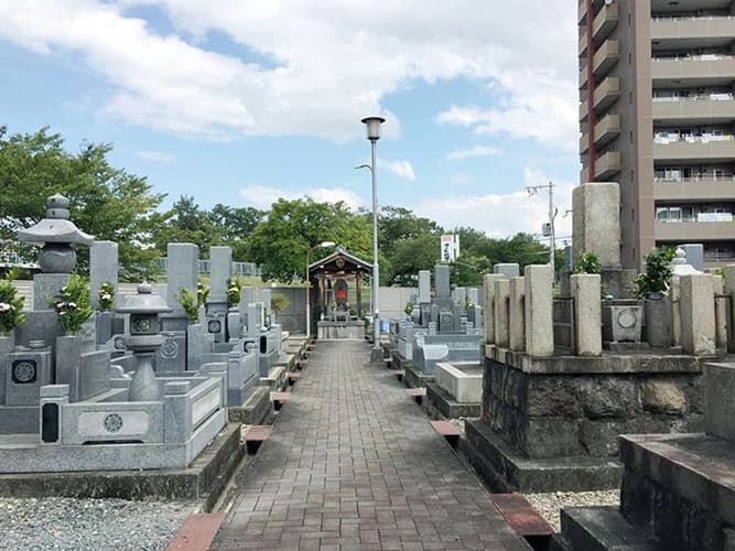 北今在家墓地