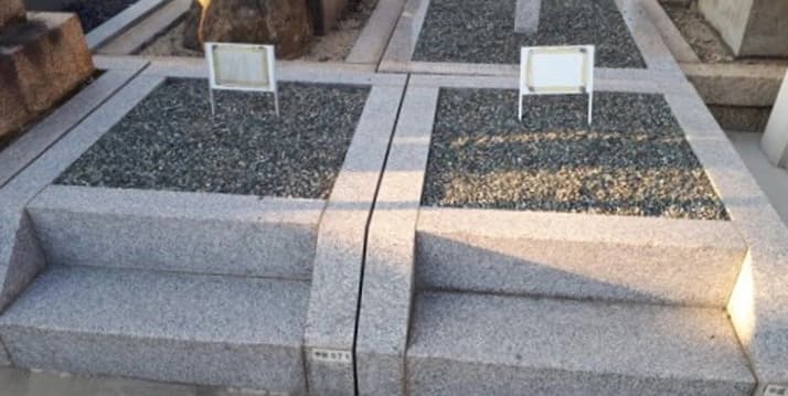 上之島墓地