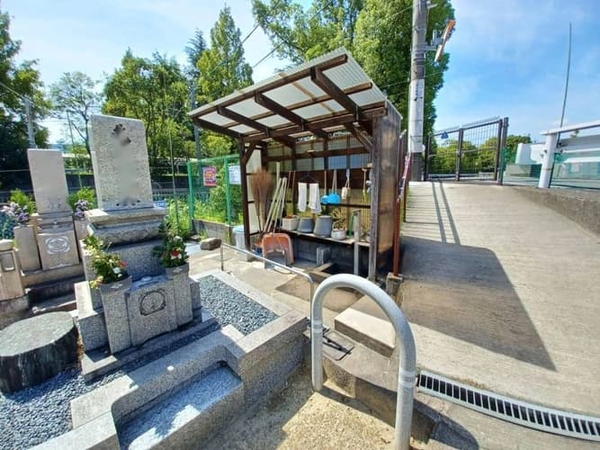 鶴野共同墓地