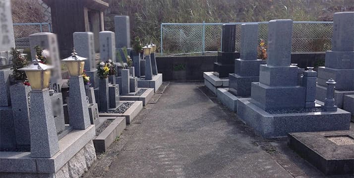味舌下農治会墓地