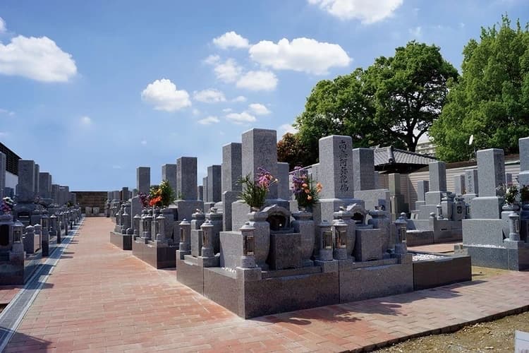 満願寺墓苑