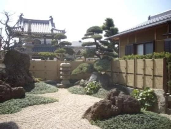 佛日寺境内墓地
