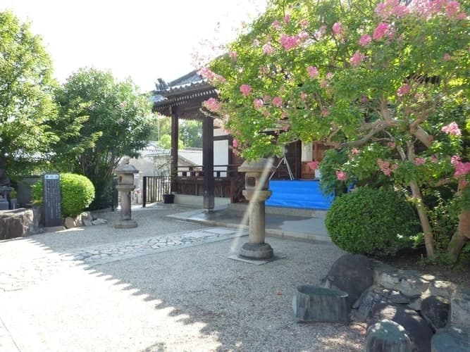銀山寺墓地