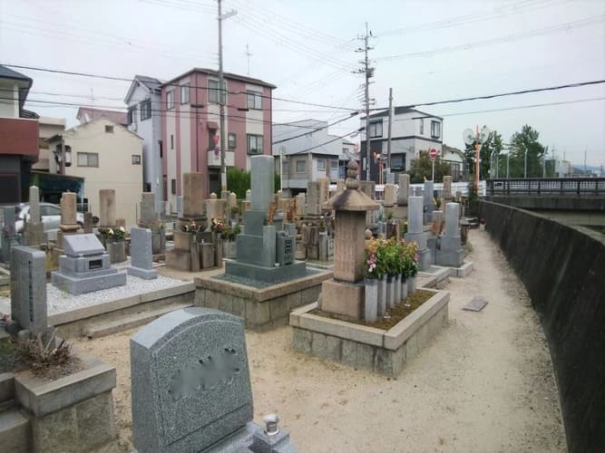 正音寺墓地