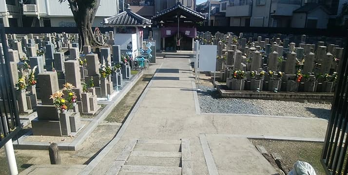 四条墓地
