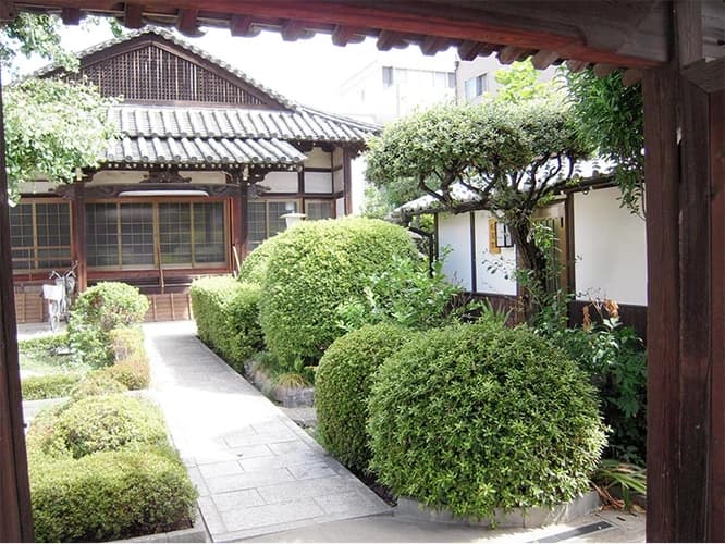 恩楽寺霊苑