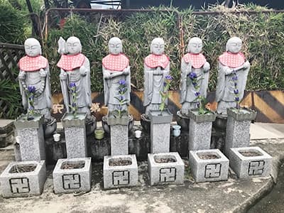 菱江西方墓地