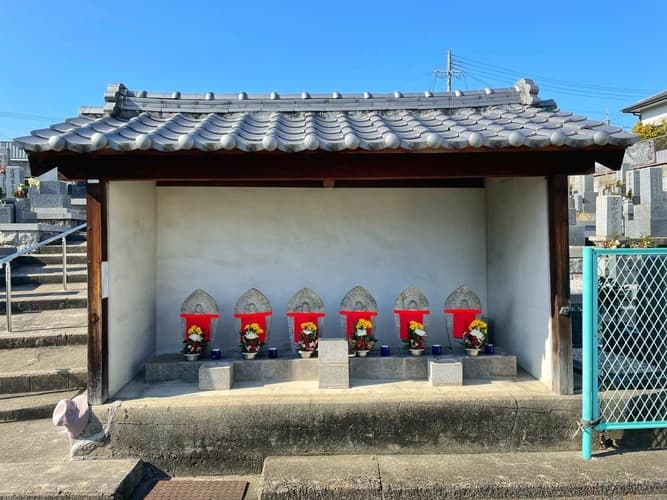 羽曳山共同墓地