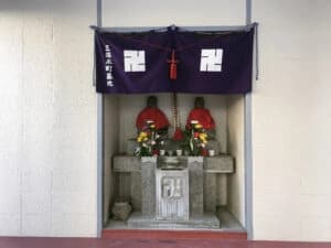 三国本町墓地