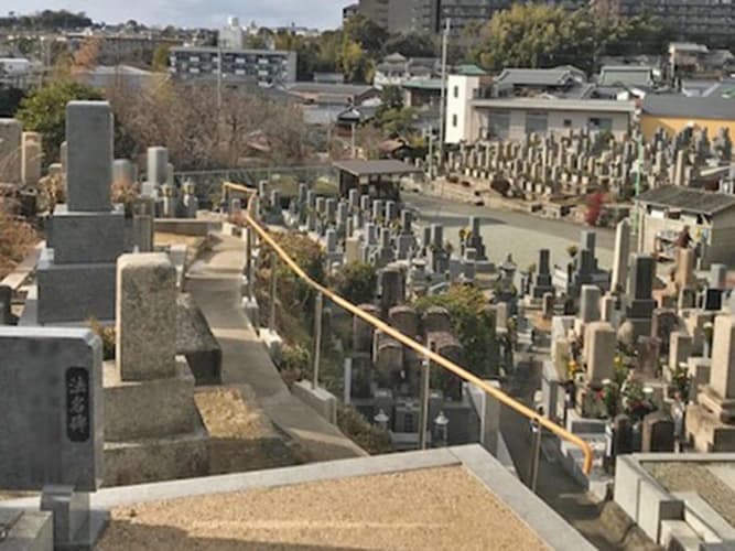 上新田墓地