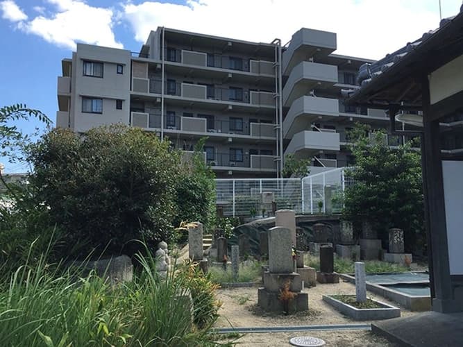 城山町墓地