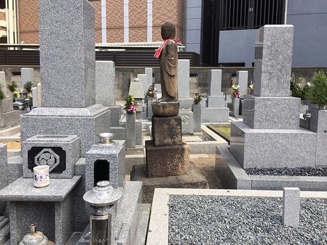 東三国霊園