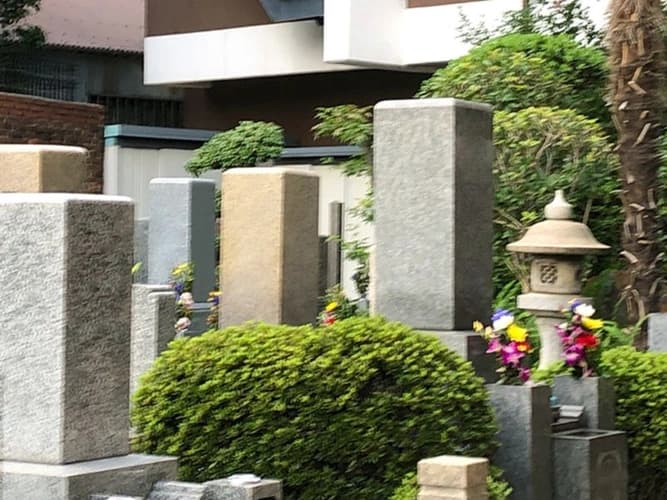 佛足寺墓苑